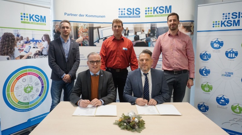 KSM Mitarbeiter und Itslearning GmbH unterzeichnen Vertrag